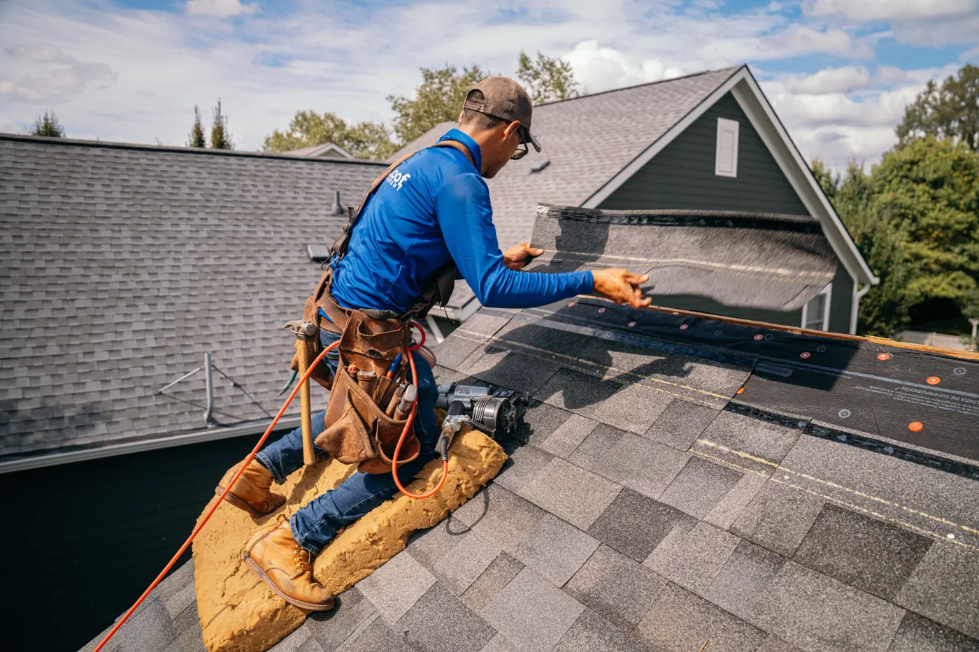 Emergency tarping on a Lebanon roof